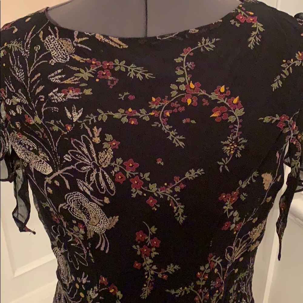 Black printed top with ruffle front and sleeves - Picture 5 of 8